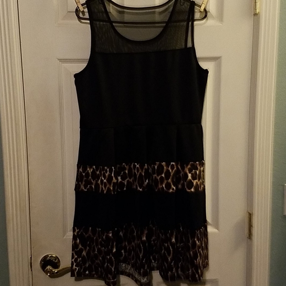 deb leopard print pleated fit and flare dress - Picture 4 of 7